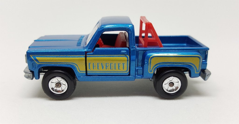 Illustration for article titled LaLD Car Week: 'Murica Monday - Tomica Chevrolet Truck